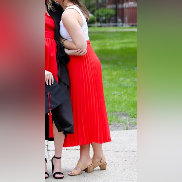 Halogen Pleated Midi Skirt - Picture 2 of 4